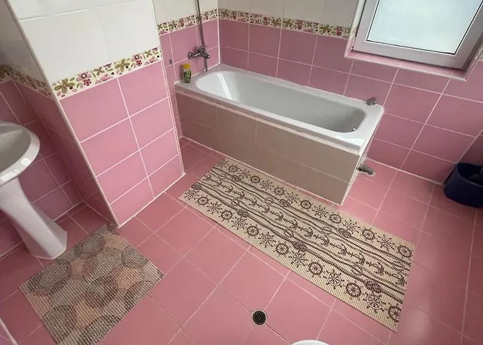 Diva& Bar Apartmán Saints Constantine and Helena